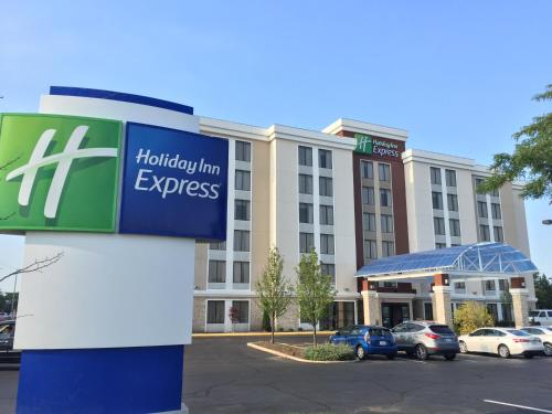 Фотография гостиницы Holiday Inn Express Chicago NW - Arlington Heights, an IHG Hotel