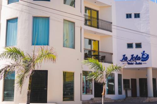 Фотография гостиницы La Lola Hotel & Suites