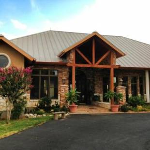 Фотографии гостевого дома
Scenic Hill Country Retreat - Rhino Ranch