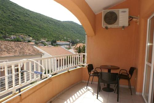 Фотография гостевого дома Apartments by the sea Trpanj, Peljesac - 3162