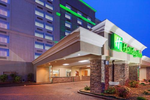 Фотография гостиницы Holiday Inn Express Richmond - Midtown, an IHG Hotel
