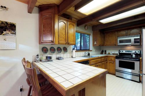 Фотография гостевого дома Sherwood Bear Cabin