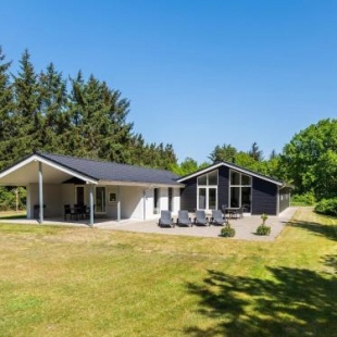 Фотография гостевого дома Holiday home Henne XVII