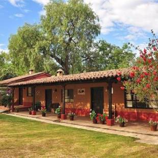 Фотографии гостиницы 
            Villa Patzcuaro Garden Hotel & RV Park