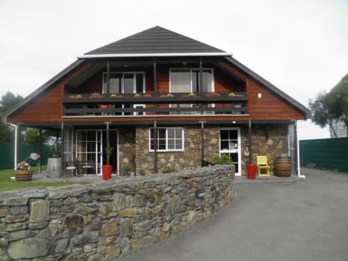 Фотография мини отеля Rarangi Seaview On the Beach B&B