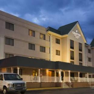 Фотографии гостиницы 
            Country Inn & Suites by Radisson, Atlanta Airport South, GA