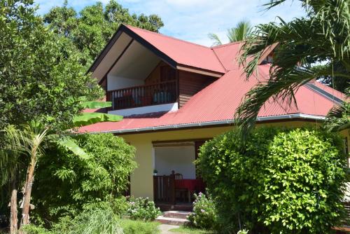 Фотография гостевого дома Chloe's Cottage Self-Catering