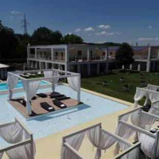 Фотографии мини отеля 
            iConic Resort & Grand Spa