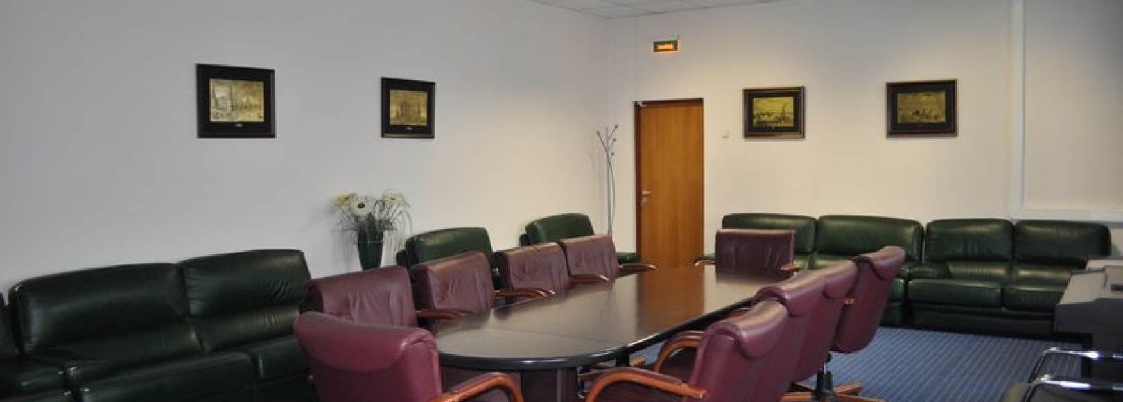 Фотография конференц-зала Малый зал Центральной городской библиотеки им. А.С. Пушкина