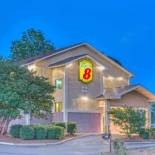 Фотография гостиницы Super 8 by Wyndham Charlottesville