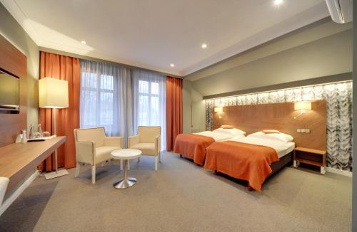 Фотографии гостиницы
Restauracja RETRO & OAK ROOMS