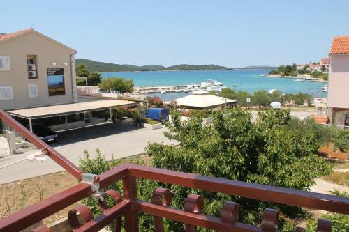 Фотография гостевого дома Apartments by the sea Zaboric, Sibenik - 2190