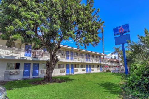 Фотографии гостиницы
Motel 6-Chino, CA - Los Angeles Area