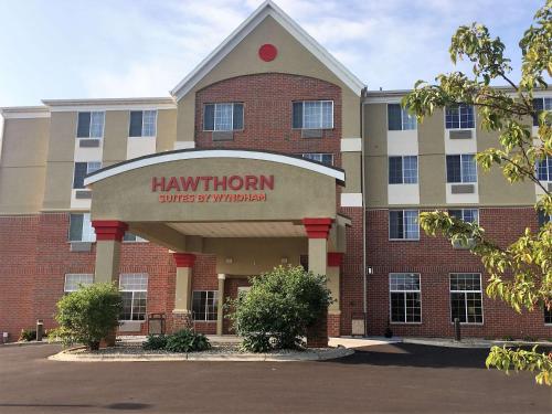 Фотография гостиницы Hawthorn Suites by Wyndham Madison Fitchburg