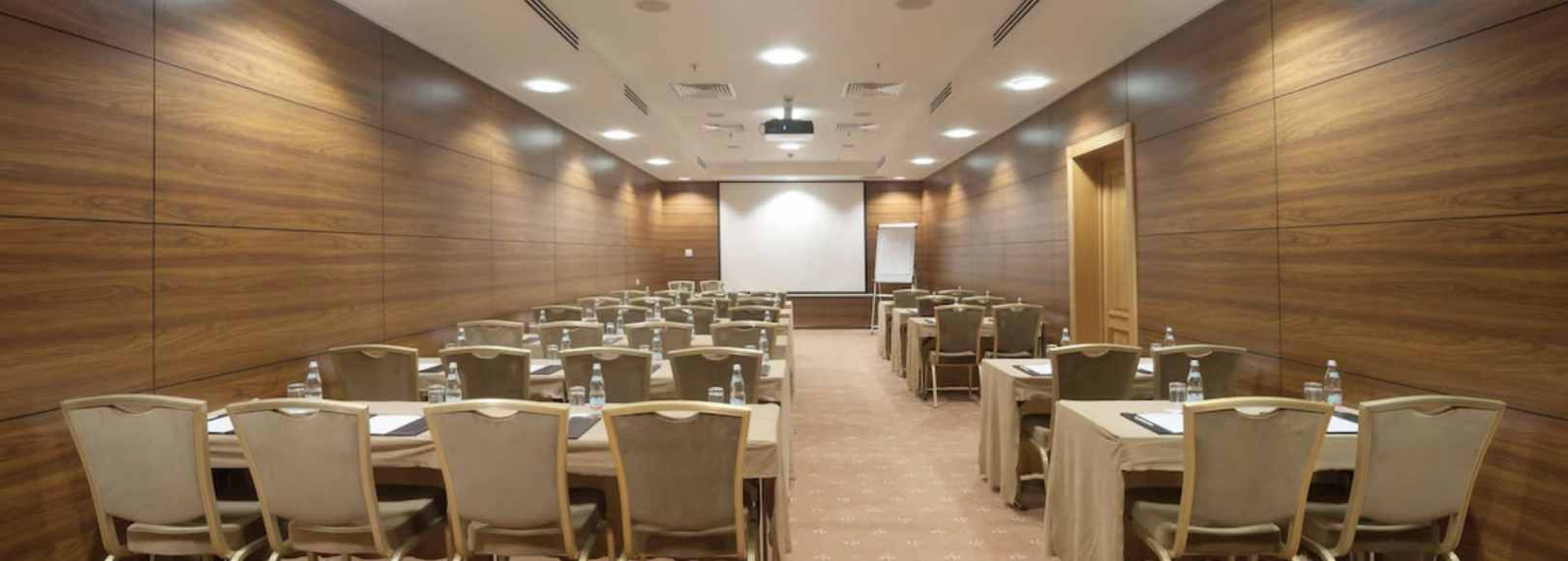 Фотография комнаты для переговоров Almanac