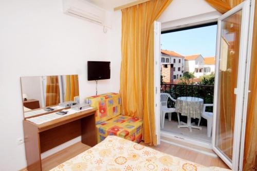 Фотография гостевого дома Triple Room Supetar 5658b