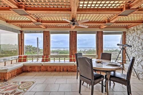 Фотографии гостевого дома
Beachfront Indialantic House with Furnished Patio!