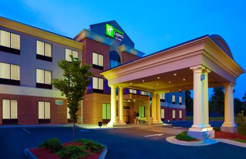 Фотография гостиницы Holiday Inn Express Hotel & Suites Tappahannock, an IHG Hotel