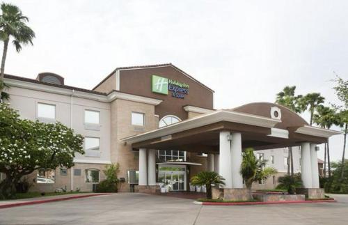 Фотография гостиницы Holiday Inn Express Hotel and Suites Brownsville, an IHG Hotel