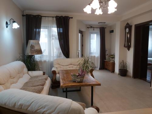 Фотографии гостевого дома 
            Alexander House