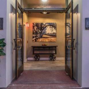 Фотографии мини отеля
R Inn Napa