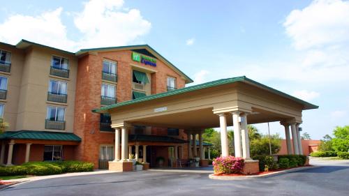 Фотографии гостиницы 
            Holiday Inn Express Hotel & Suites Bluffton at Hilton Head Area, an IHG Hotel