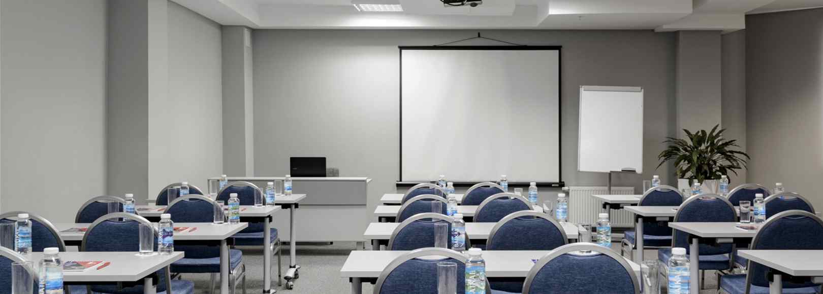 Фотография конференц-зала Июль