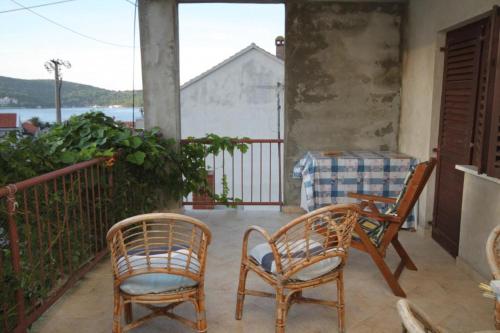 Фотография гостевого дома Apartments with a parking space Vis - 8861