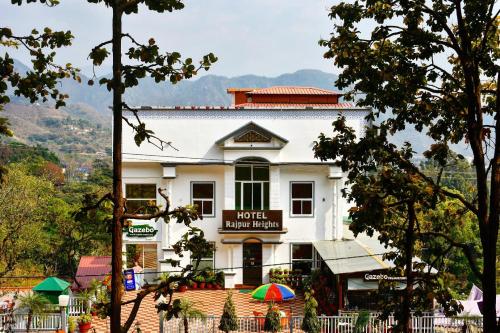 Фотография гостиницы Hotel Rajpur Heights