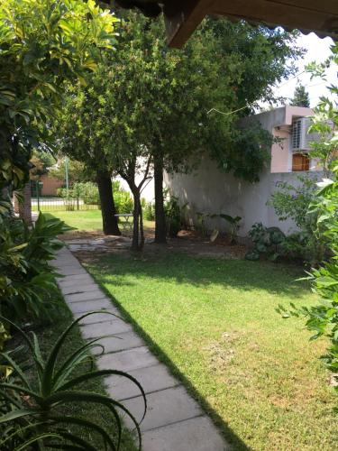 Фотография гостевого дома Alquileres en san miguel del monte