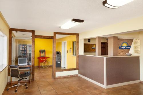 Фотография мотеля Days Inn by Wyndham Champaign/Urbana