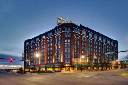 Фотография гостиницы Drury Plaza Hotel Broadview Wichita
