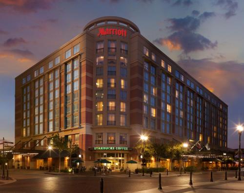 Фотография гостиницы Houston Marriott Sugar Land