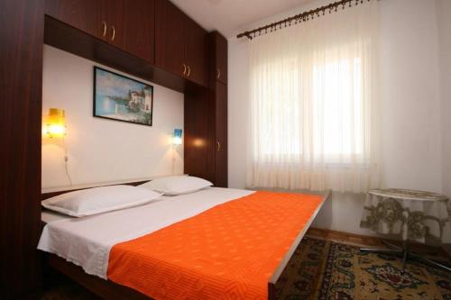 Фотография гостевого дома Apartments with a parking space Povljana, Pag - 226