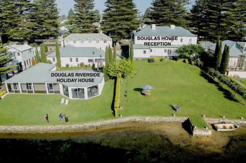 Фотография гостевого дома Douglas Riverside