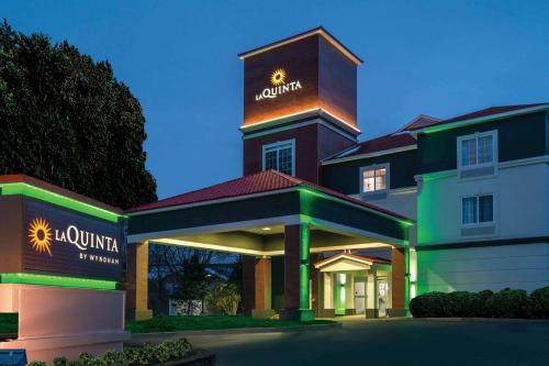 Фотография гостиницы La Quinta by Wyndham Latham Albany Airport