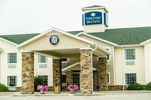 Фотография гостиницы Cobblestone Inn & Suites-Winterset