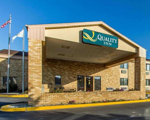 Фотография гостиницы Quality Inn Burlington near Hwy 34