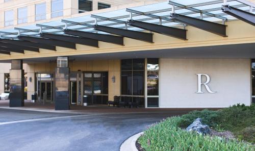 Фотография гостиницы Renaissance Chicago O'Hare Suites Hotel