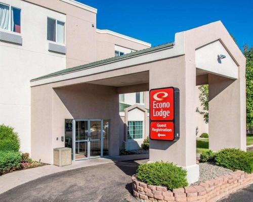 Фотография гостиницы Econo Lodge North Academy