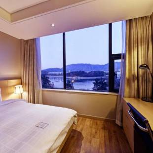 Фотографии гостиницы 
            Hotel Avenue