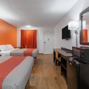 Фотографии гостиницы 
            Motel 6-Bryan, TX - University Area