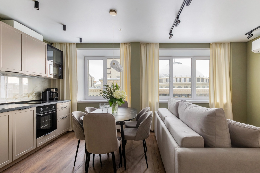 Фотография квартиры Квартира Трёхкомнатная с видом на оперный театр