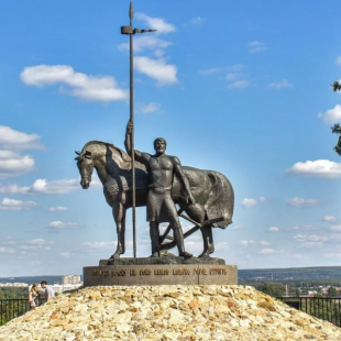 Фотография памятника Памятник Первопоселенец