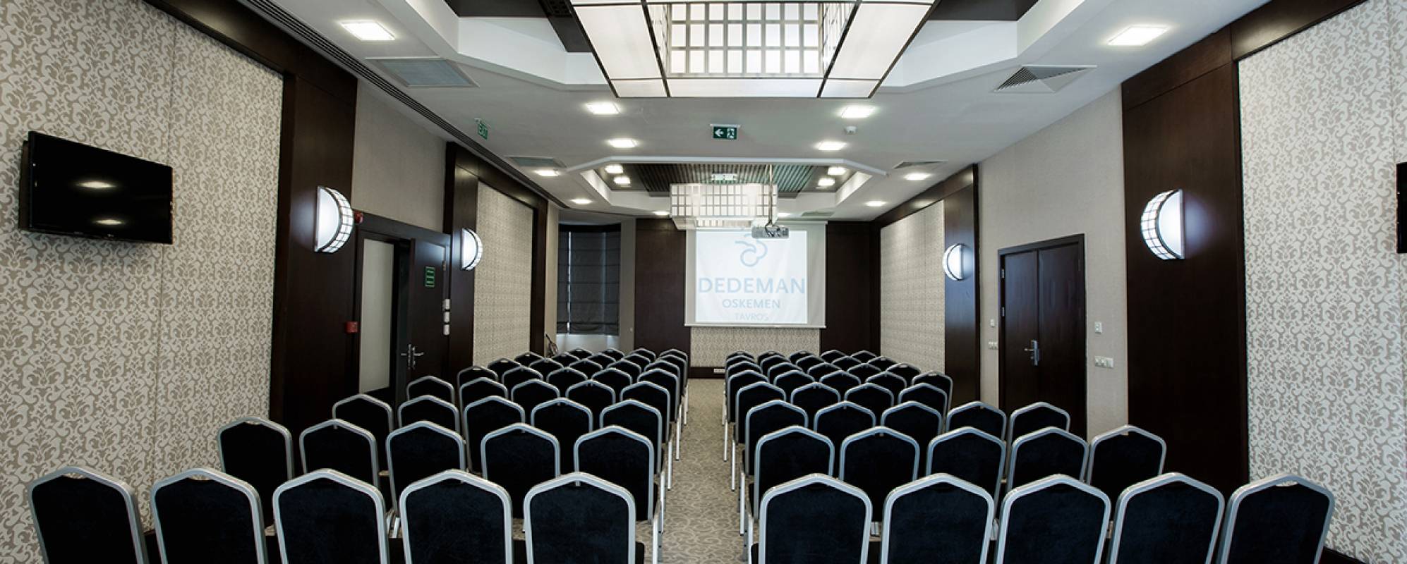Фотографии конференц-зала Dedeman Oskemen Tavros на 110 мест