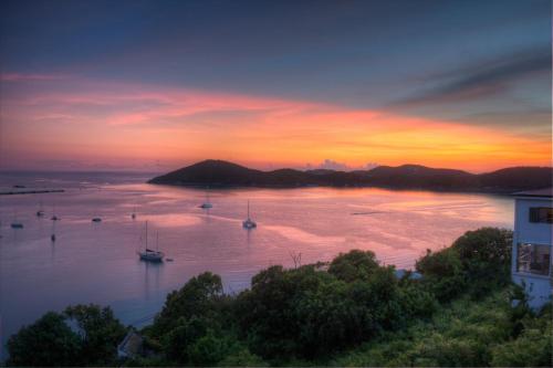 Фотографии гостиницы 
            Castle Villas at Bluebeards by Capital Vacations