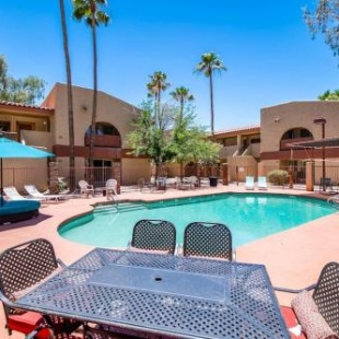 Фотография гостевого дома 41A Modern Large Studio Condo w heated pool