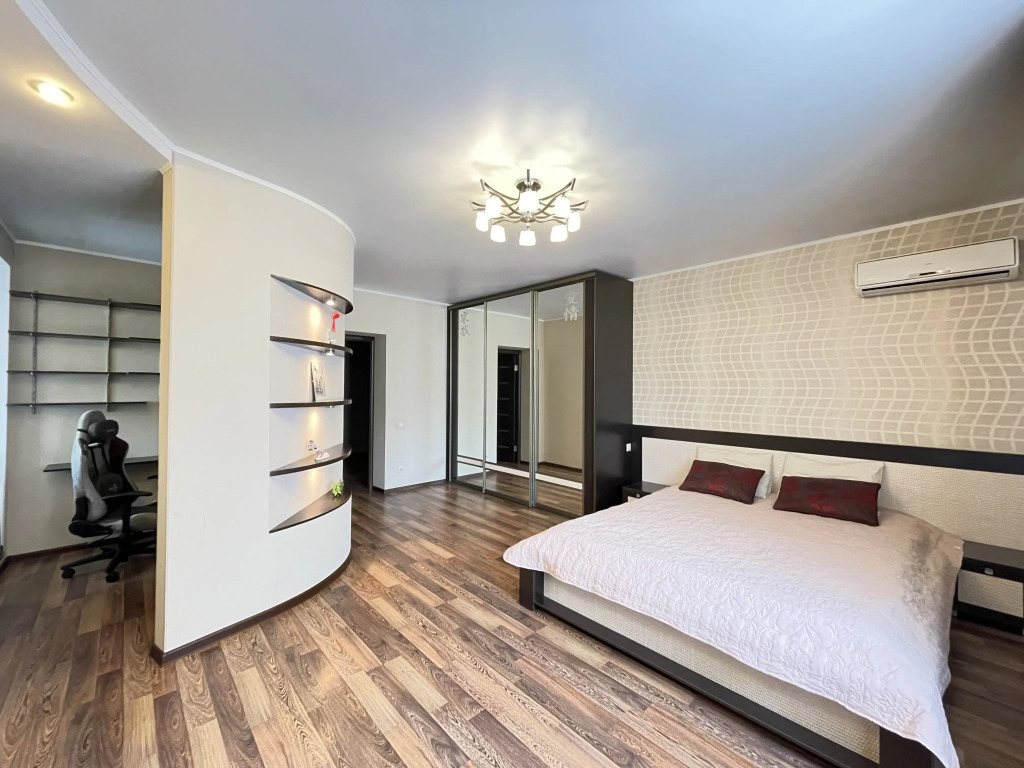 Фотография квартиры Квартира Дизайнерская двухкомнатная с джакузи