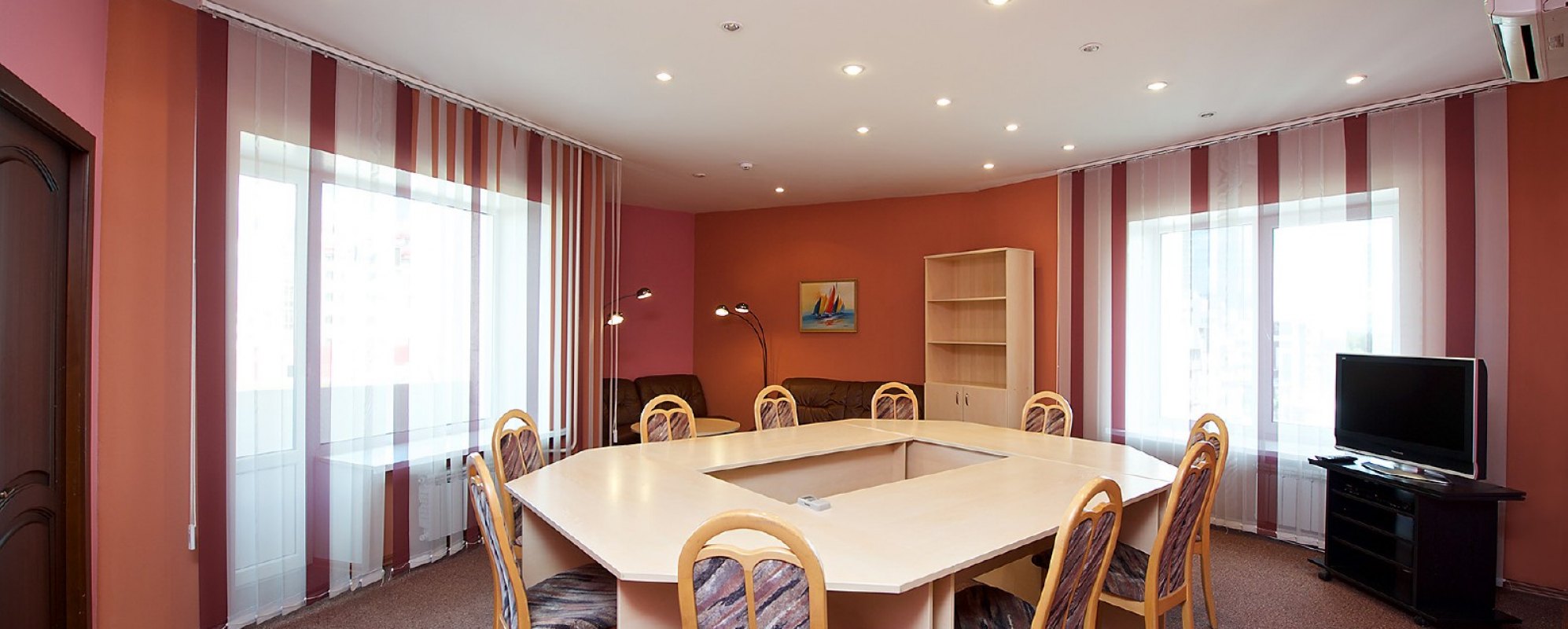 Фотографии комнаты для переговоров Октябрьская Розовый зал
