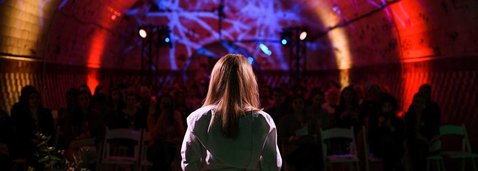 Фотография конференц-зала ЦСИ ВИНЗАВОД Большое Винохранилище